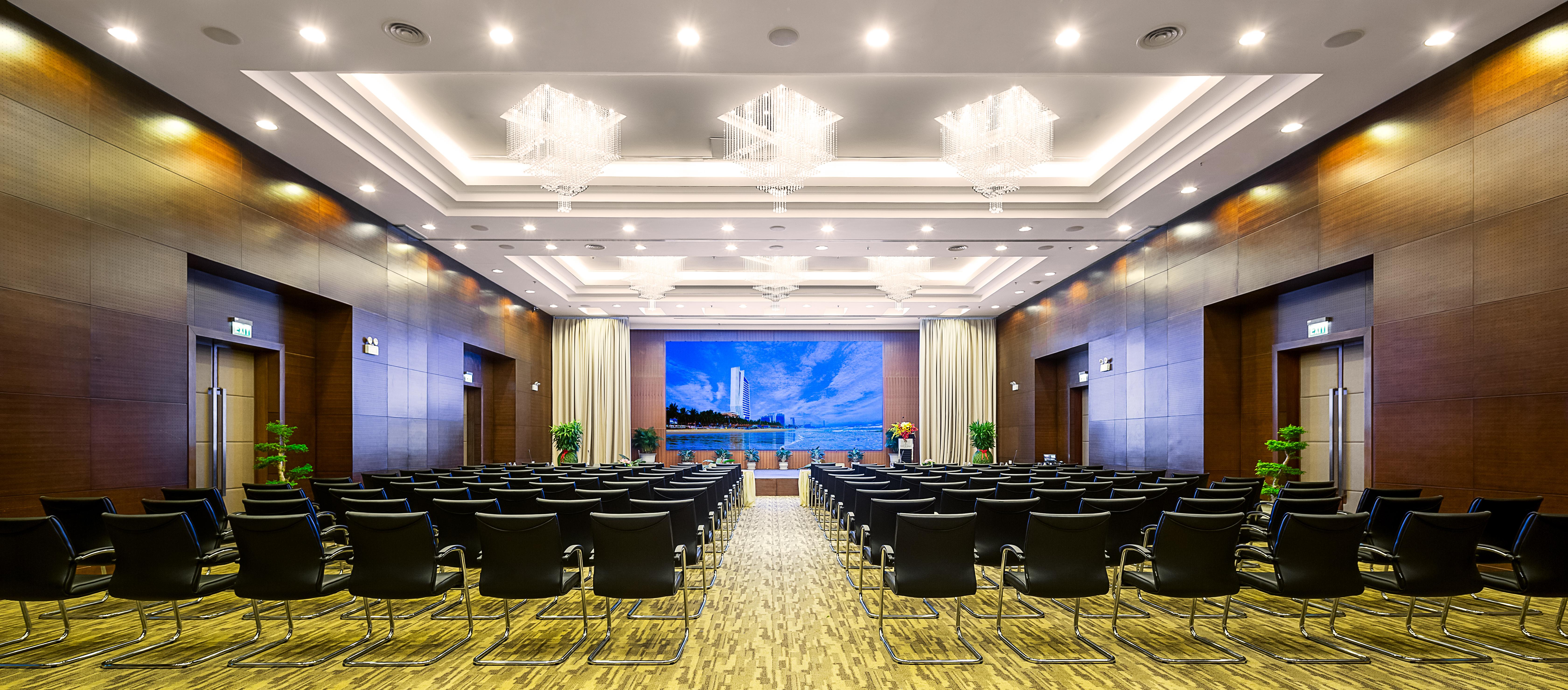 Grand Tourane Hotel Da Nang Bagian luar foto