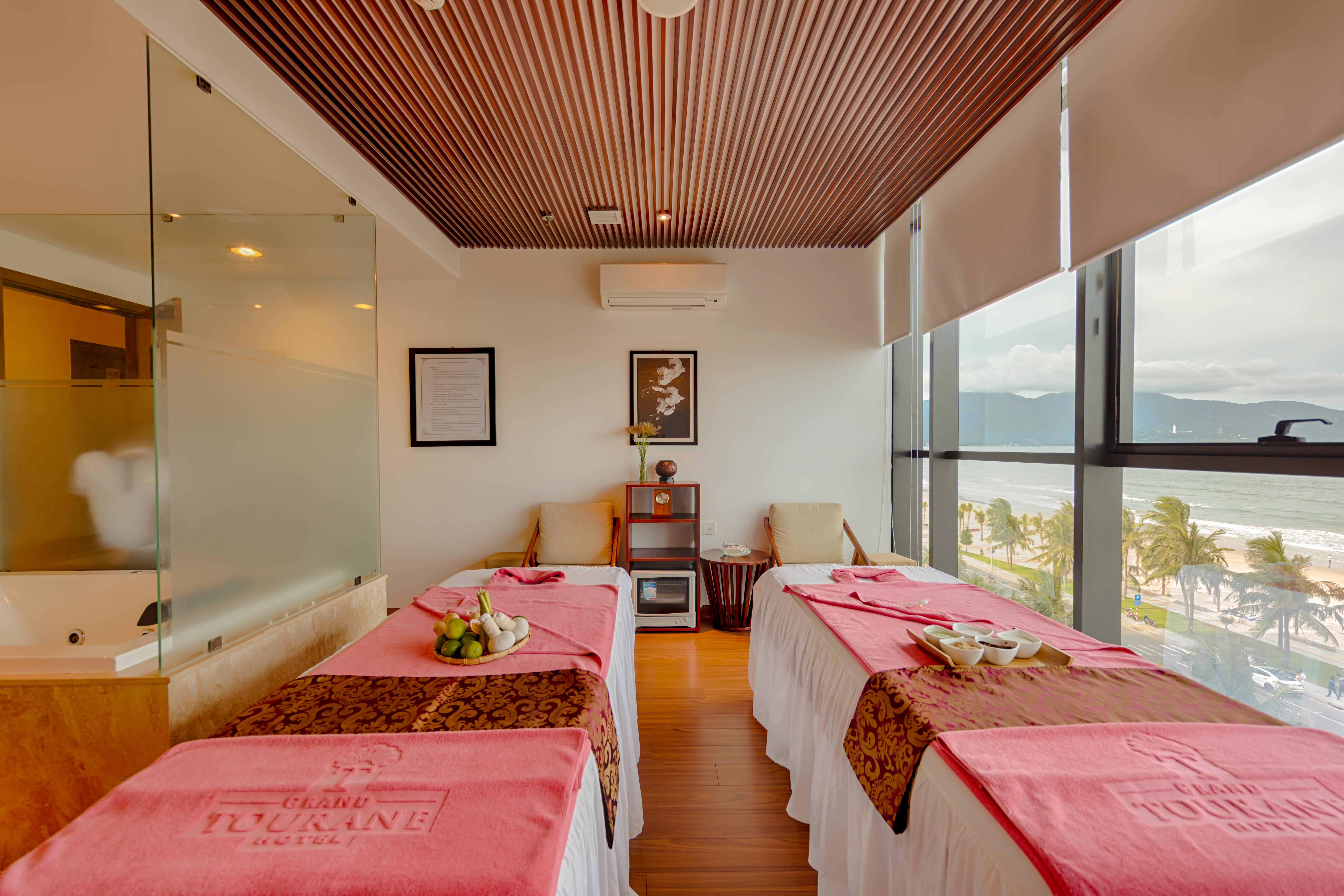 Grand Tourane Hotel Da Nang Bagian luar foto
