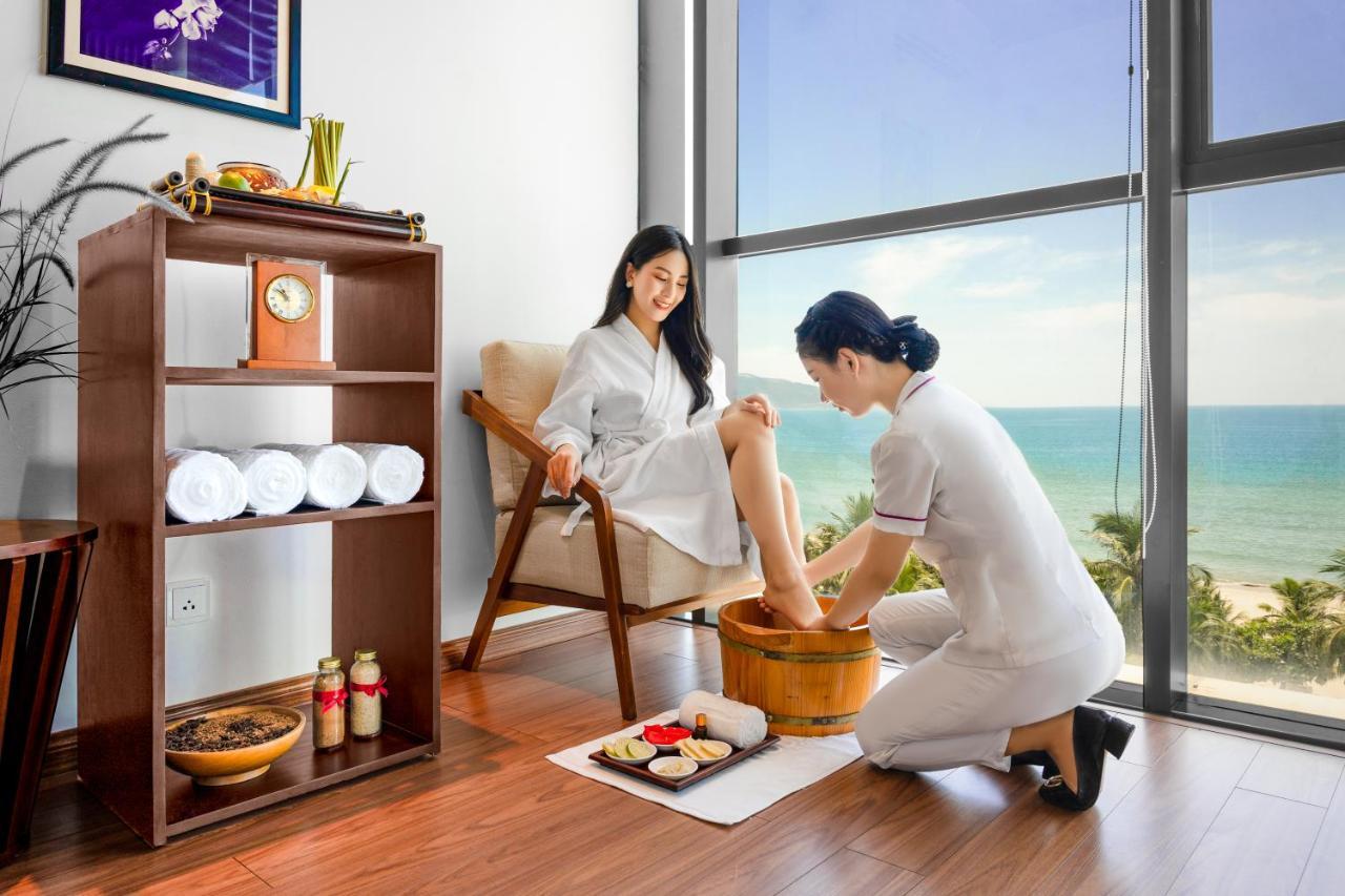 Grand Tourane Hotel Da Nang Bagian luar foto