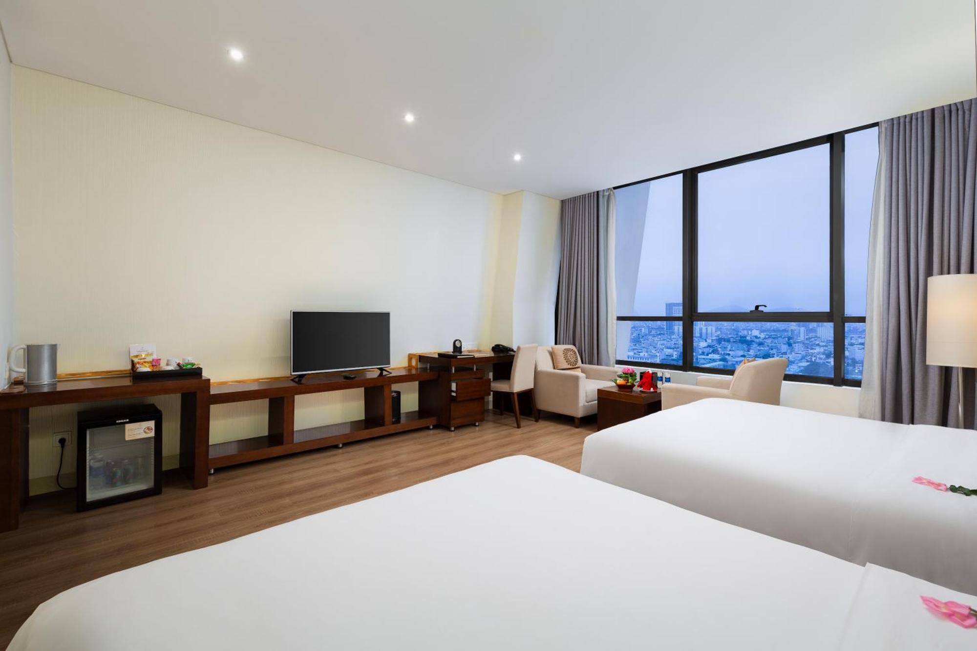 Grand Tourane Hotel Da Nang Bagian luar foto
