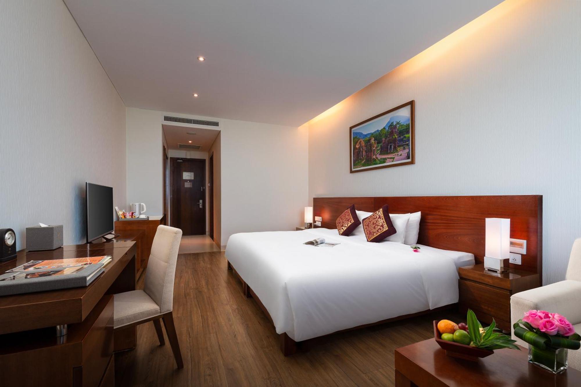 Grand Tourane Hotel Da Nang Bagian luar foto