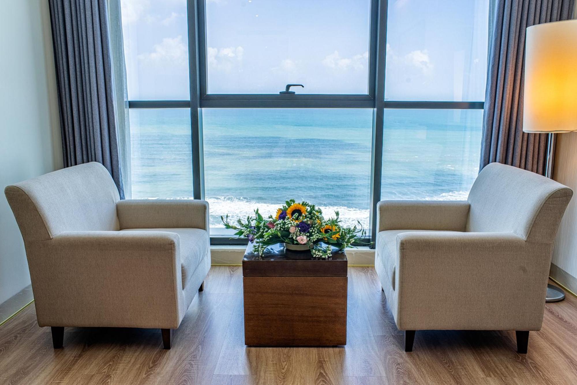 Grand Tourane Hotel Da Nang Bagian luar foto